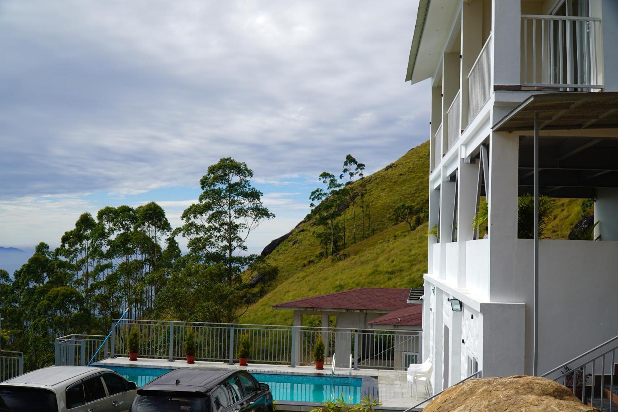 The Clouds End Hotel Devikolam Exterior photo